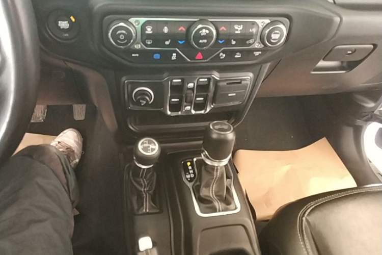 Used Jeep Wrangler New Energy 2021 Four-Door 2.0T 4xe Sahara Gear Lever
