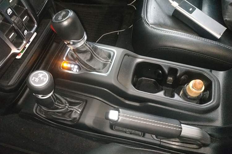 Used Jeep Wrangler New Energy 2021 Four-Door 2.0T 4xe Sahara Gear Lever