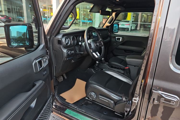 Used Jeep Wrangler New Energy 2021 Four-Door 2.0T 4xe Sahara Interior 2