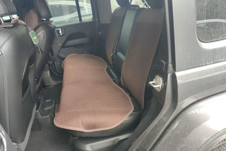 Used Jeep Wrangler New Energy 2021 Four-Door 2.0T 4xe Sahara Left Rear Seat
