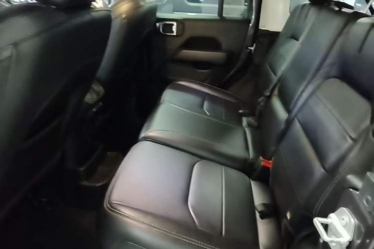 Used Jeep Wrangler New Energy 2021 Four-Door 2.0T 4xe Sahara First Edition Left Rear Seat