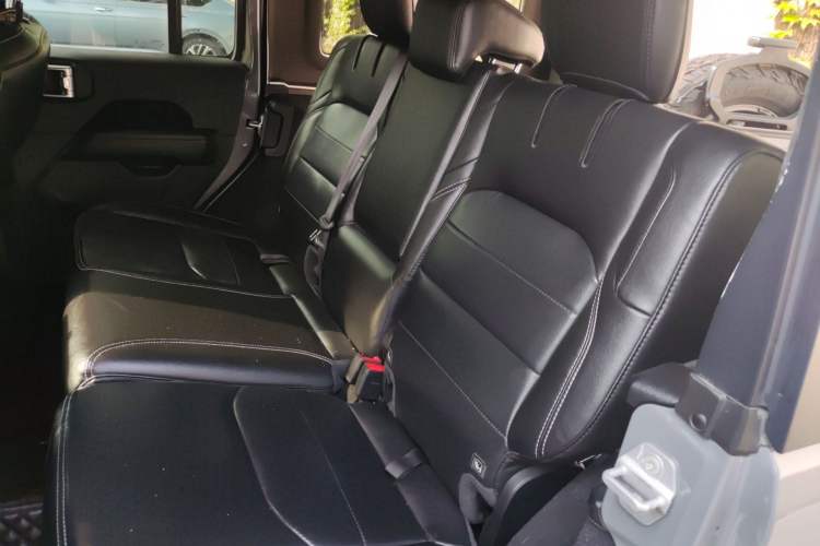 Used Jeep Wrangler New Energy 2021 Four-Door 2.0T 4xe Sahara Left Rear Seat