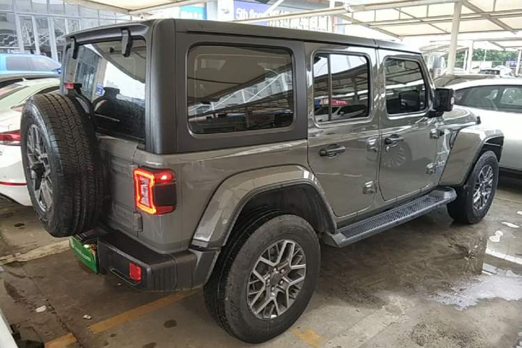 Used Jeep Wrangler New Energy 2021 Four-Door 2.0T 4xe Sahara Rear Right 45 Deg