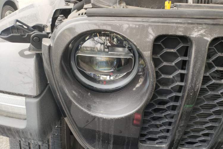 Used Jeep Wrangler New Energy 2021 Four-Door 2.0T 4xe Sahara Right Front Headlight
