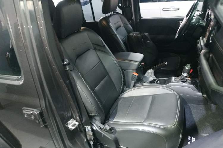 Used Jeep Wrangler New Energy 2021 Four-Door 2.0T 4xe Sahara Right Front Seat
