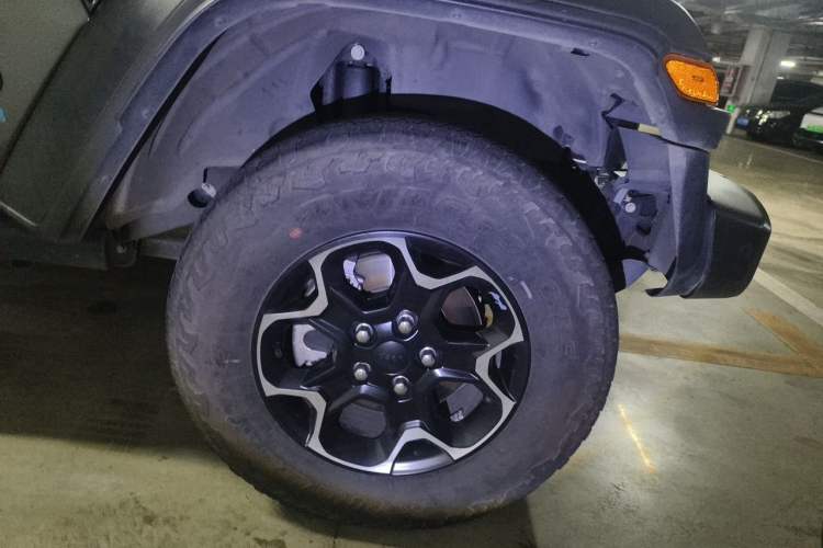Used Jeep Wrangler New Energy 2021 Four-Door 2.0T 4xe Robin Hood Right Front Wheel Hub