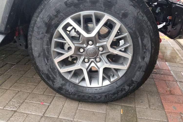 Used Jeep Wrangler New Energy 2021 Four-Door 2.0T 4xe Sahara Right Front Wheel Hub