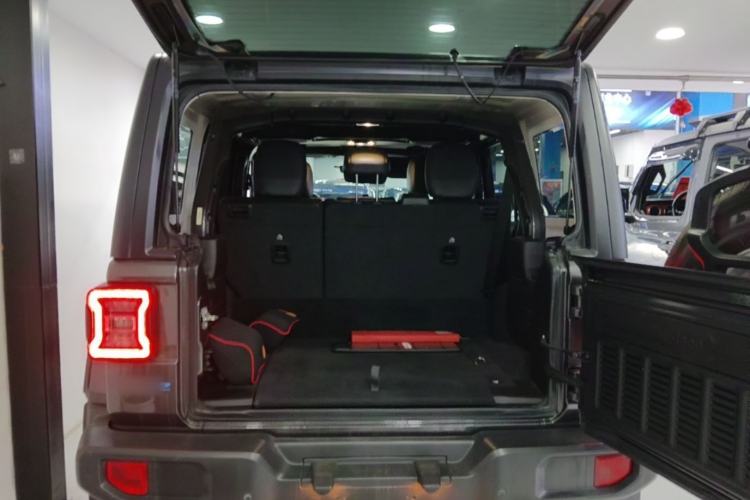 Used Jeep Wrangler New Energy 2021 Four-Door 2.0T 4xe Sahara First Edition Trunk