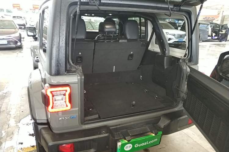 Used Jeep Wrangler New Energy 2021 Four-Door 2.0T 4xe Sahara Trunk