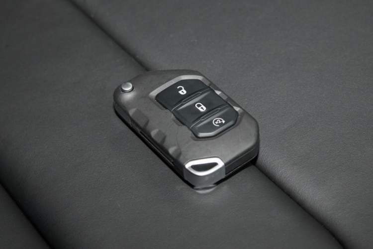 Used Jeep Wrangler New Energy 2021 Four-Door 2.0T 4xe Sahara First Edition Vehicle Key