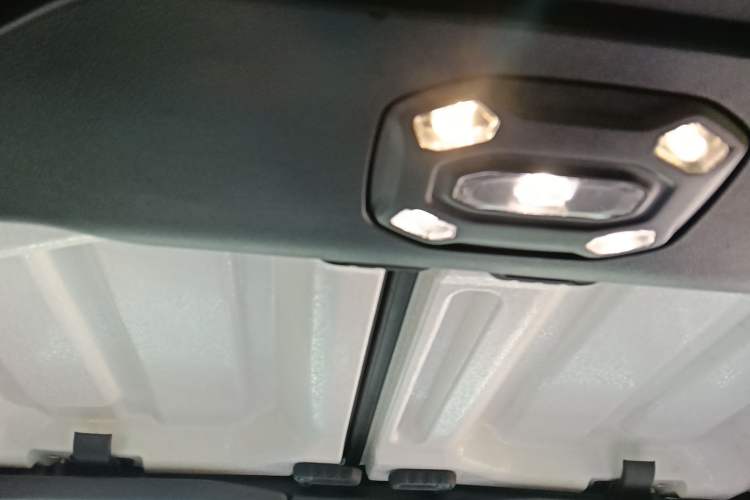 Used Jeep Wrangler New Energy 2021 Four-Door 2.0T 4xe Sahara First Edition Headliner