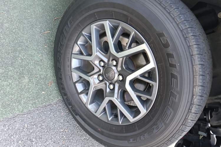 Used Jeep Wrangler New Energy 2021 Four-Door 2.0T 4xe Sahara First Edition Right Front Wheel Hub