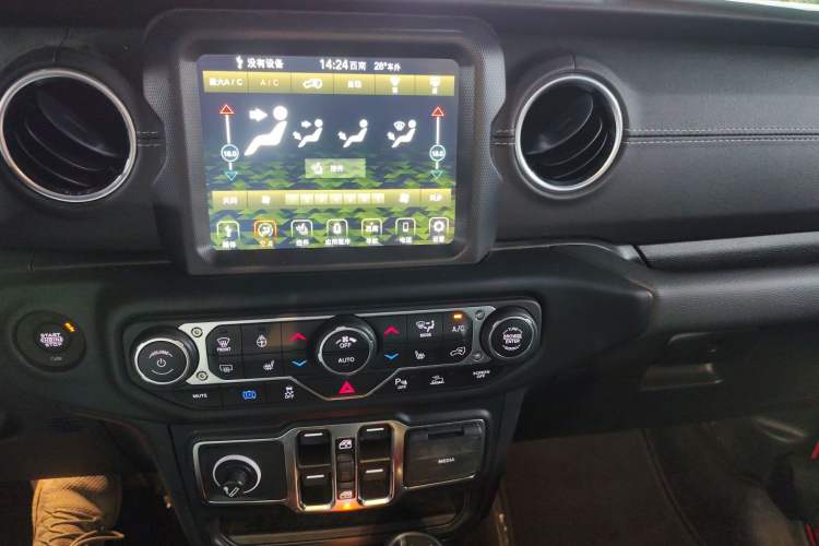 Used Jeep Wrangler New Energy 2021 Four-Door 2.0T 4xe Sahara First Edition Audio And AC Panel