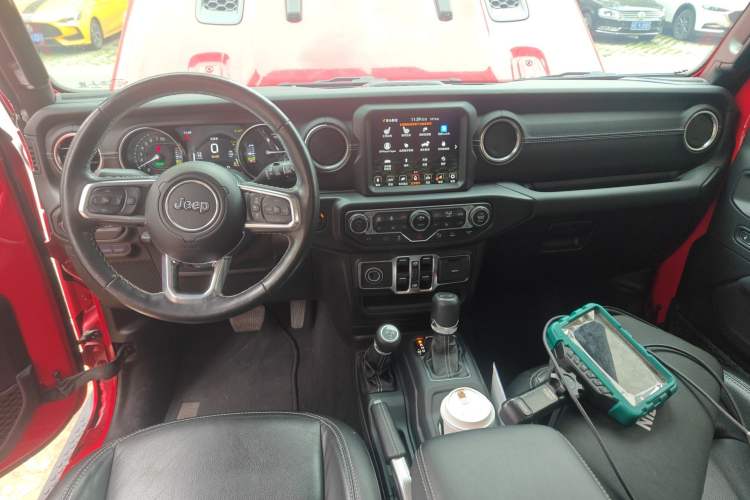 Used Jeep Wrangler New Energy 2021 Four-Door 2.0T 4xe Sahara Center Console