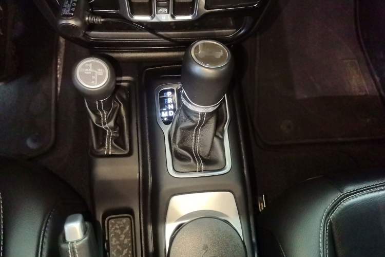 Used Jeep Wrangler New Energy 2021 Four-Door 2.0T 4xe Sahara First Edition Gear Lever