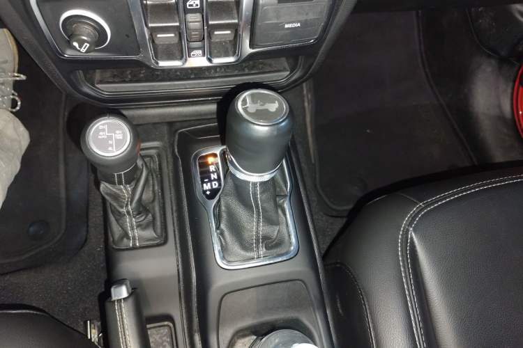 Used Jeep Wrangler New Energy 2021 Four-Door 2.0T 4xe Sahara First Edition Gear Lever