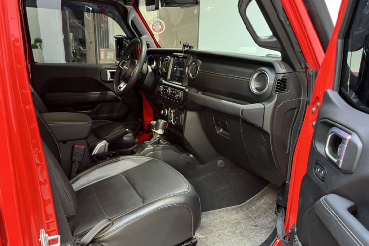 Used Jeep Wrangler New Energy 2021 Four-Door 2.0T 4xe Sahara Interior 2