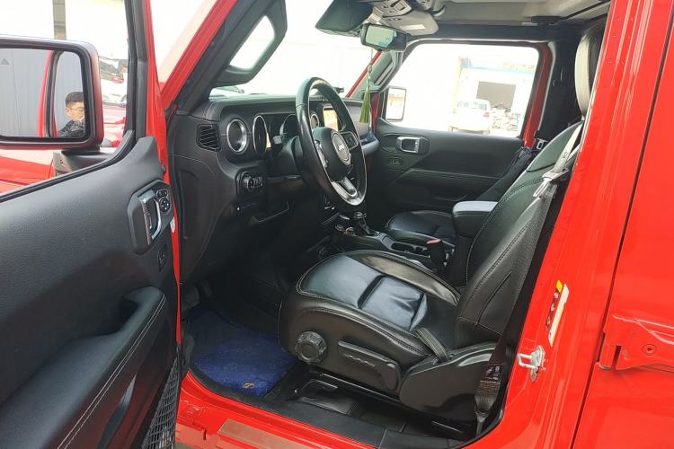 Used Jeep Wrangler New Energy 2021 Four-Door 2.0T 4xe Sahara Interior 3