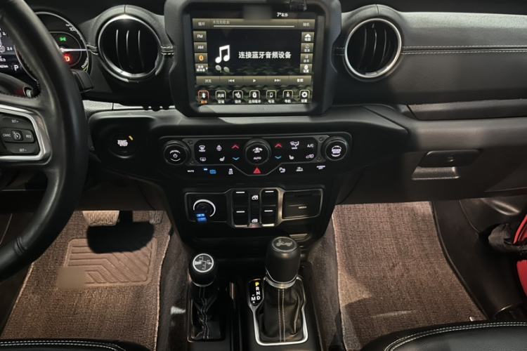 Used Jeep Wrangler New Energy 2021 Four-Door 2.0T 4xe Sahara Interior 3