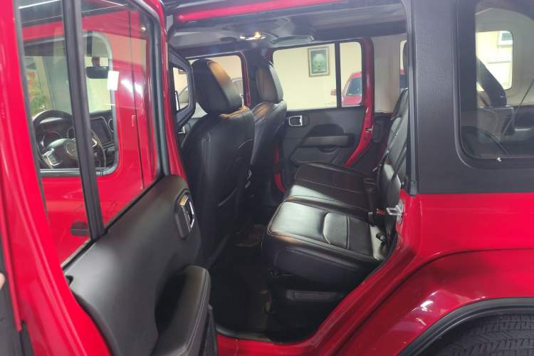 Used Jeep Wrangler New Energy 2021 Four-Door 2.0T 4xe Sahara First Edition Interior 4