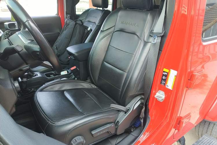 Used Jeep Wrangler New Energy 2021 Four-Door 2.0T 4xe Sahara Left Front Seat