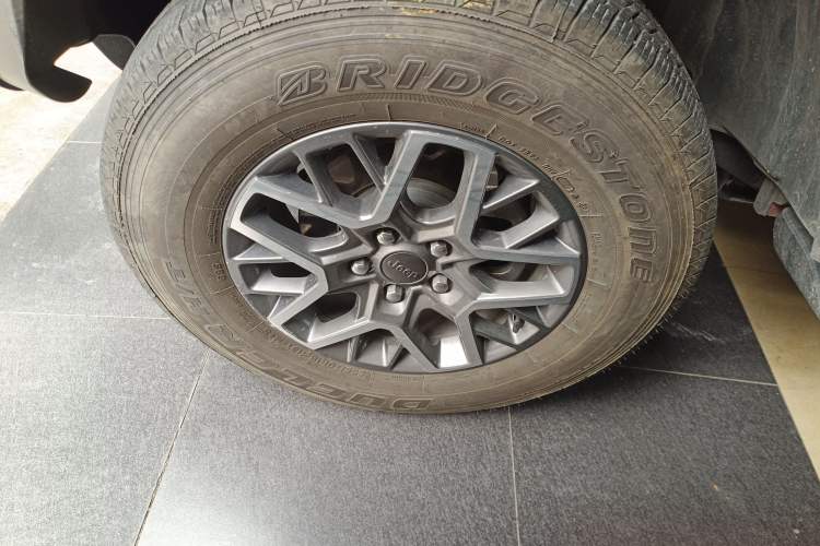 Used Jeep Wrangler New Energy 2021 Four-Door 2.0T 4xe Sahara Left Front Wheel Hub