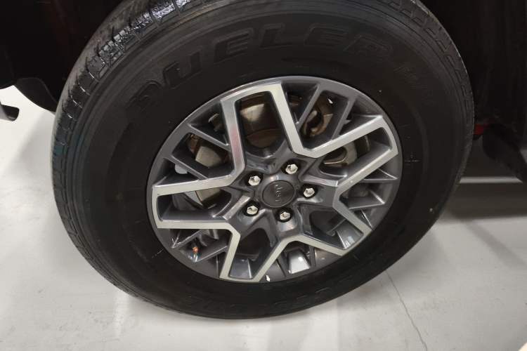 Used Jeep Wrangler New Energy 2021 Four-Door 2.0T 4xe Sahara First Edition Left Front Wheel Hub