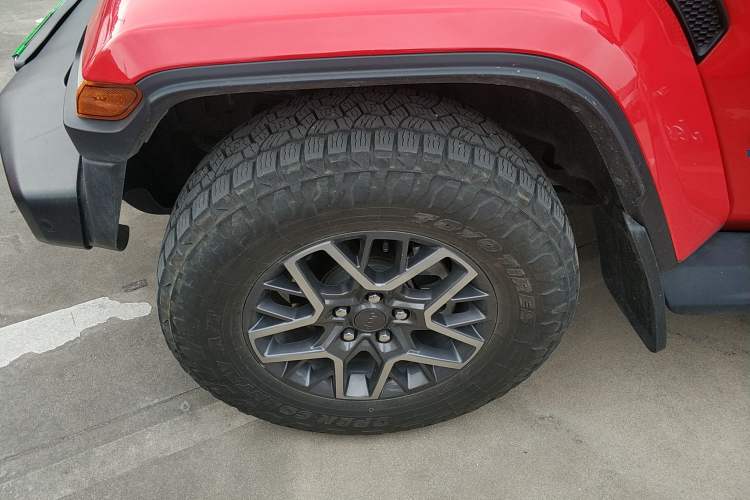 Used Jeep Wrangler New Energy 2021 Four-Door 2.0T 4xe Sahara Left Front Wheel Hub