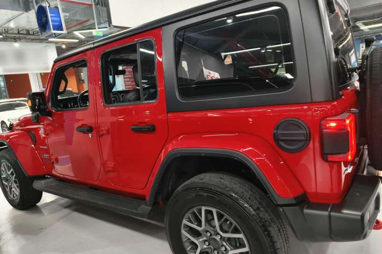Used Jeep Wrangler New Energy 2021 Four-Door 2.0T 4xe Sahara First Edition Left Side