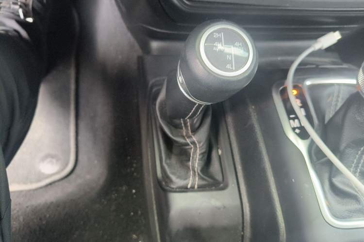 Used Jeep Wrangler New Energy 2021 Four-Door 2.0T 4xe Sahara First Edition Gear Lever