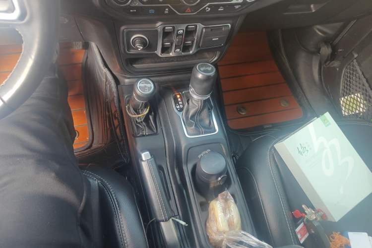 Used Jeep Wrangler New Energy 2021 Four-Door 2.0T 4xe Sahara First Edition Gear Lever