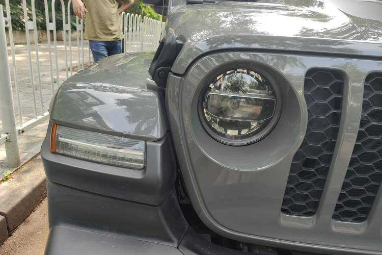 Used Jeep Wrangler New Energy 2021 Four-Door 2.0T 4xe Sahara Right Front Headlight
