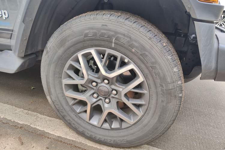 Used Jeep Wrangler New Energy 2021 Four-Door 2.0T 4xe Sahara Right Front Wheel Hub