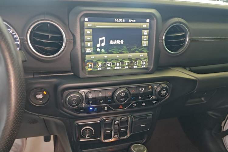 Used Jeep Wrangler New Energy 2021 Four-Door 2.0T 4xe Sahara Audio And AC Panel