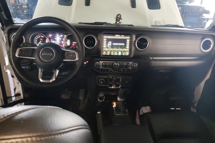 Used Jeep Wrangler New Energy 2021 Four-Door 2.0T 4xe Sahara Center Console