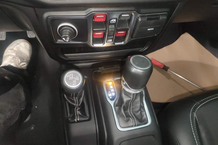 Used Jeep Wrangler New Energy 2021 Four-Door 2.0T 4xe Sahara Gear Lever
