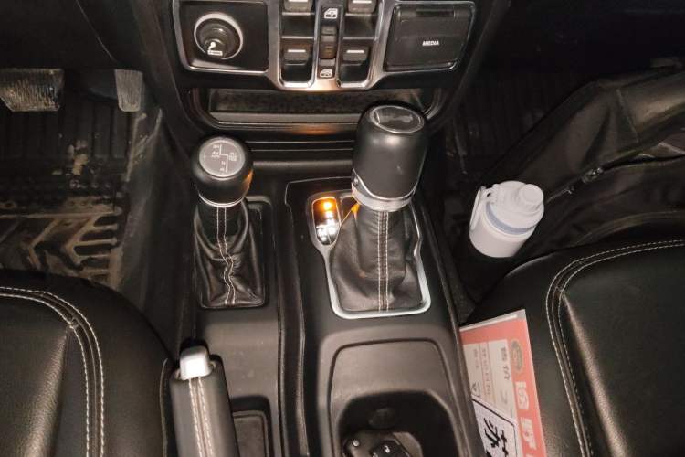 Used Jeep Wrangler New Energy 2021 Four-Door 2.0T 4xe Sahara Gear Lever