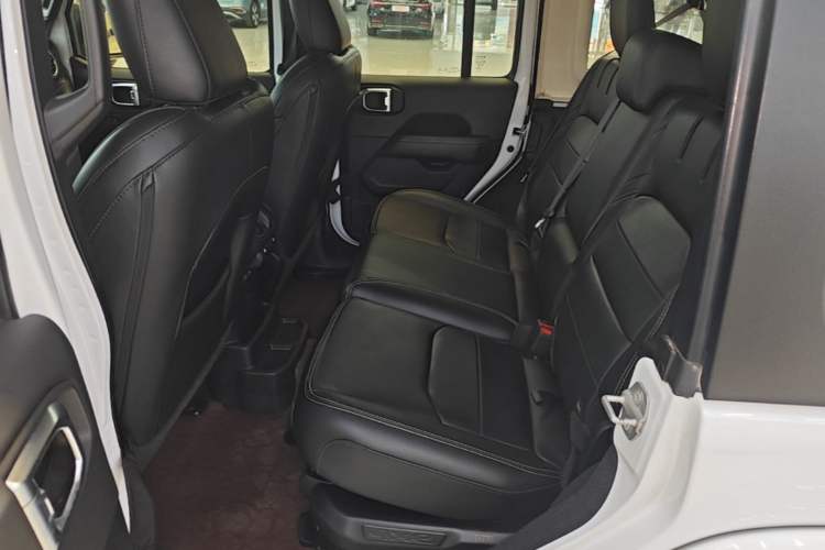 Used Jeep Wrangler New Energy 2021 Four-Door 2.0T 4xe Sahara Left Rear Seat