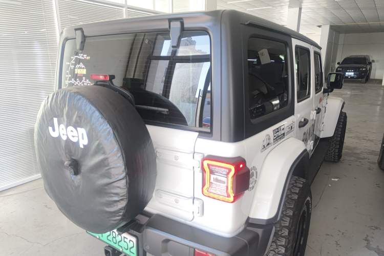 Used Jeep Wrangler New Energy 2021 Four-Door 2.0T 4xe Sahara Rear Right 45 Deg