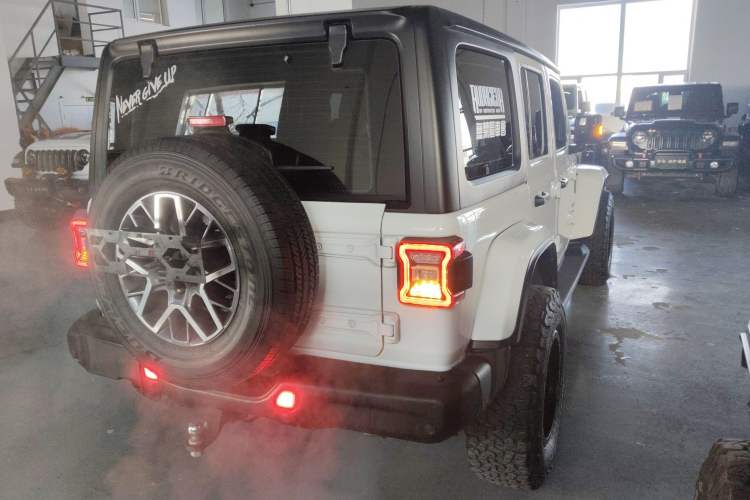 Used Jeep Wrangler New Energy 2021 Four-Door 2.0T 4xe Sahara Rear Right 45 Deg