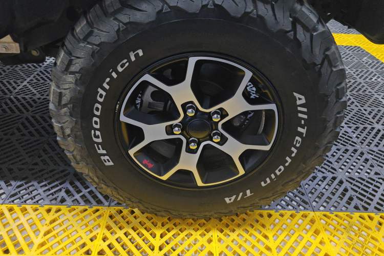 Used Jeep Wrangler New Energy 2021 Four-Door 2.0T 4xe Sahara Right Front Wheel Hub