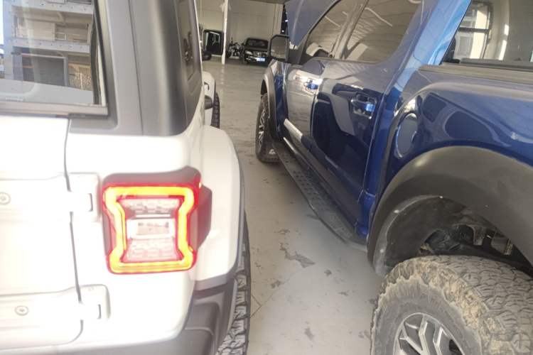 Used Jeep Wrangler New Energy 2021 Four-Door 2.0T 4xe Sahara Right Rear Taillight