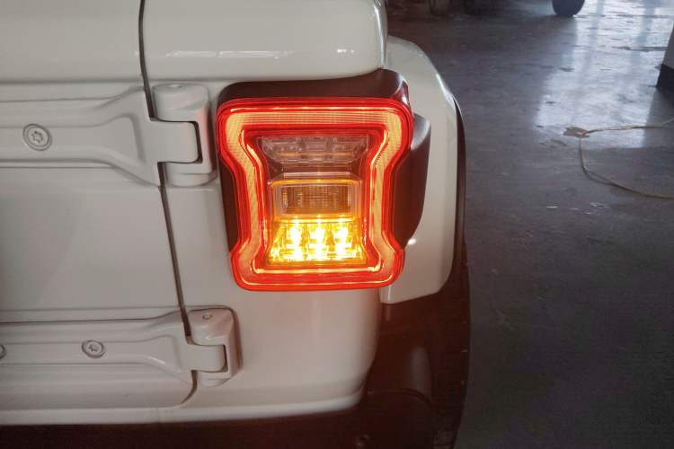 Used Jeep Wrangler New Energy 2021 Four-Door 2.0T 4xe Sahara Right Rear Taillight
