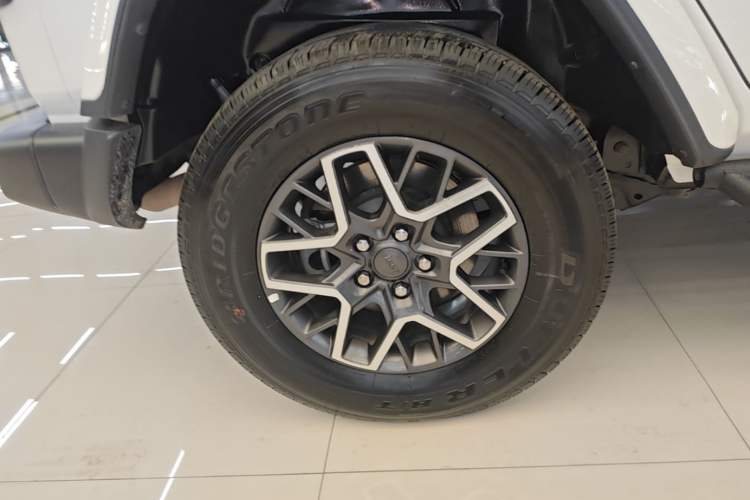 Used Jeep Wrangler New Energy 2021 Four-Door 2.0T 4xe Sahara Right Rear Wheel Hub