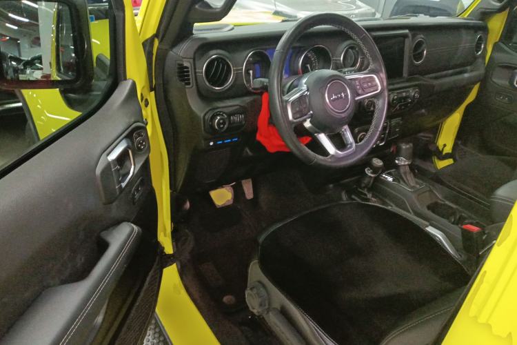 Used Jeep Wrangler New Energy 2022 Four-Door 2.0T 4xe Sahara Fluorescent Yellow Limited Edition Driver Seat