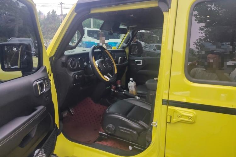 Used Jeep Wrangler New Energy 2022 Four-Door 2.0T 4xe Sahara Fluorescent Yellow Limited Edition Driver Seat