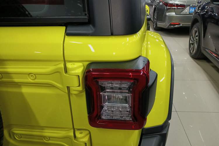 Used Jeep Wrangler New Energy 2022 Four-Door 2.0T 4xe Sahara Fluorescent Yellow Limited Edition Exterior 1