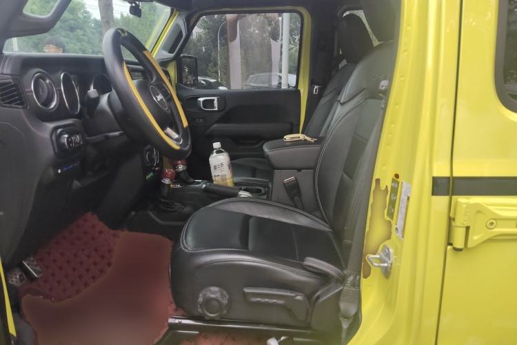 Used Jeep Wrangler New Energy 2022 Four-Door 2.0T 4xe Sahara Fluorescent Yellow Limited Edition Left Front Seat