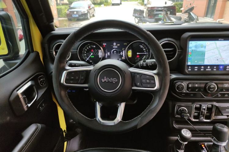 Used Jeep Wrangler New Energy 2022 Four-Door 2.0T 4xe Sahara Fluorescent Yellow Limited Edition Steering Wheel
