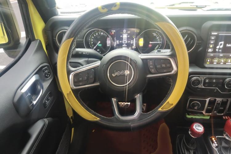 Used Jeep Wrangler New Energy 2022 Four-Door 2.0T 4xe Sahara Fluorescent Yellow Limited Edition Steering Wheel